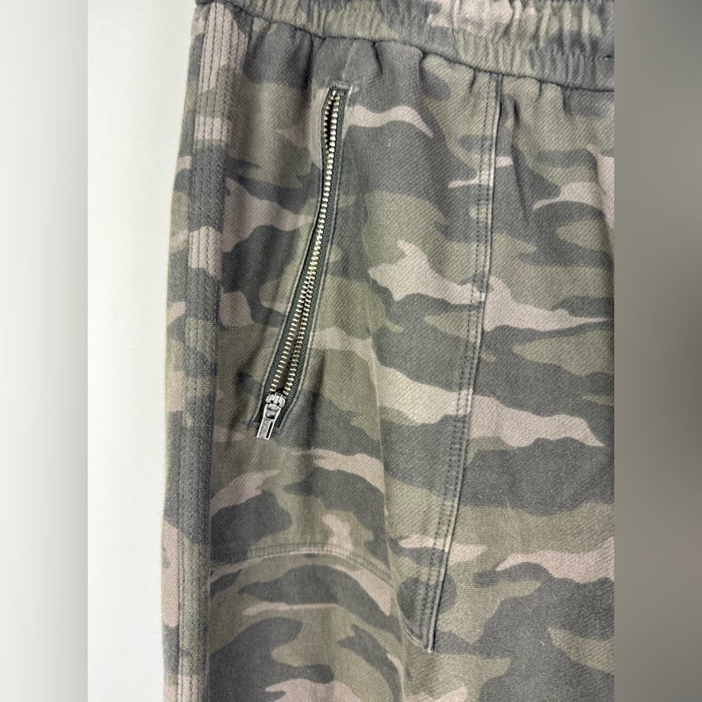 Athleta Gray/Green Camo Farallon Jogger, Size 4 - Picture 3 of 13